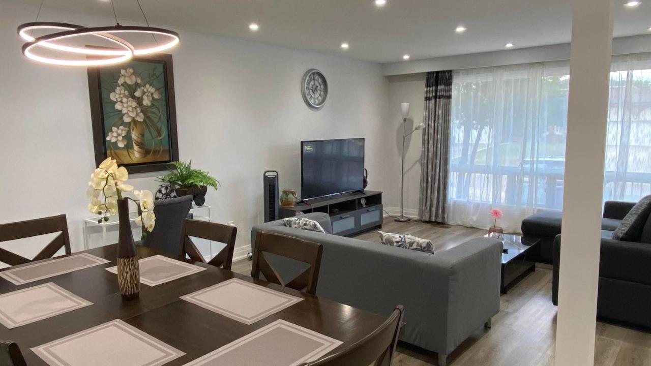 Spectacular 3 Bedroom 2 Wr House - Close To Airport Toronto Exterior photo