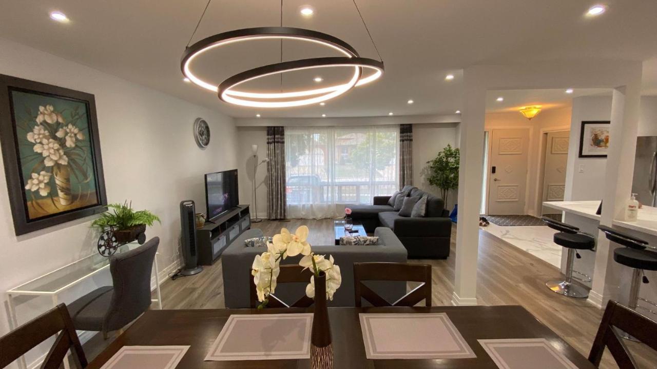 Spectacular 3 Bedroom 2 Wr House - Close To Airport Toronto Exterior photo