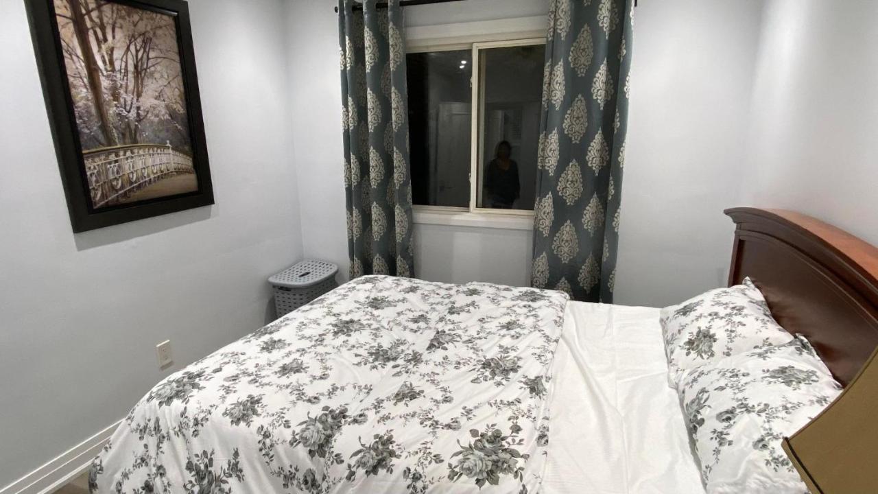 Spectacular 3 Bedroom 2 Wr House - Close To Airport Toronto Exterior photo