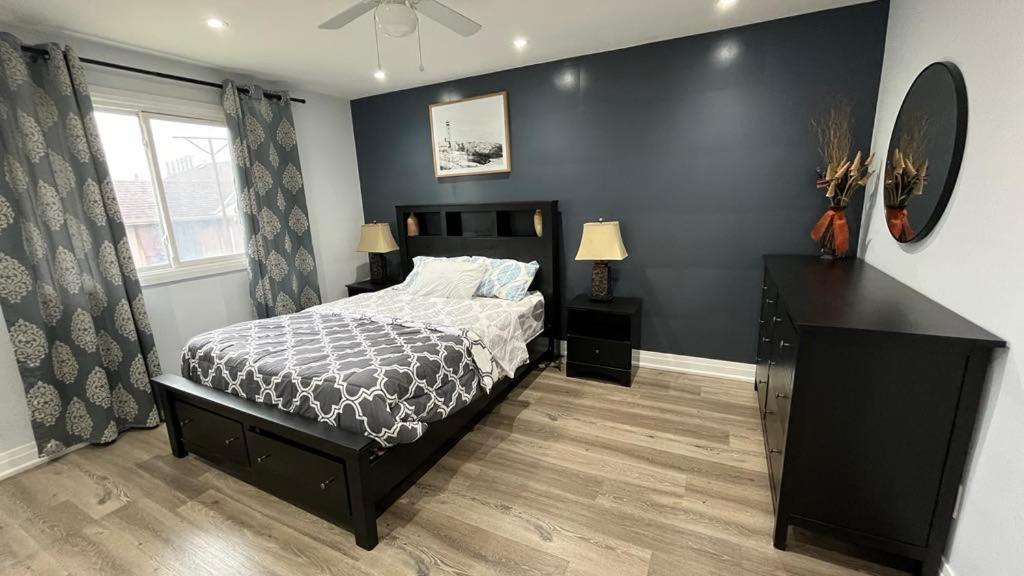 Spectacular 3 Bedroom 2 Wr House - Close To Airport Toronto Exterior photo